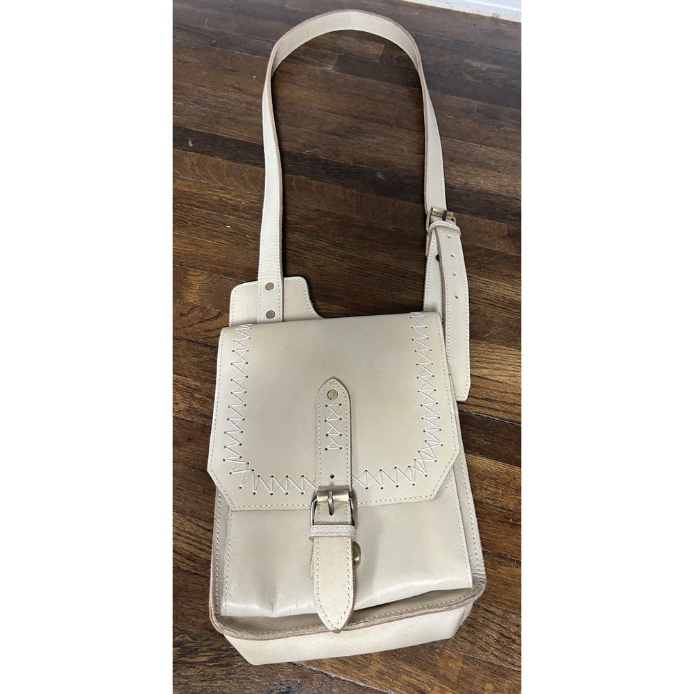 Stanley Street Cream Colored‎ Cross Body Leather Bag Adjustable Strap
